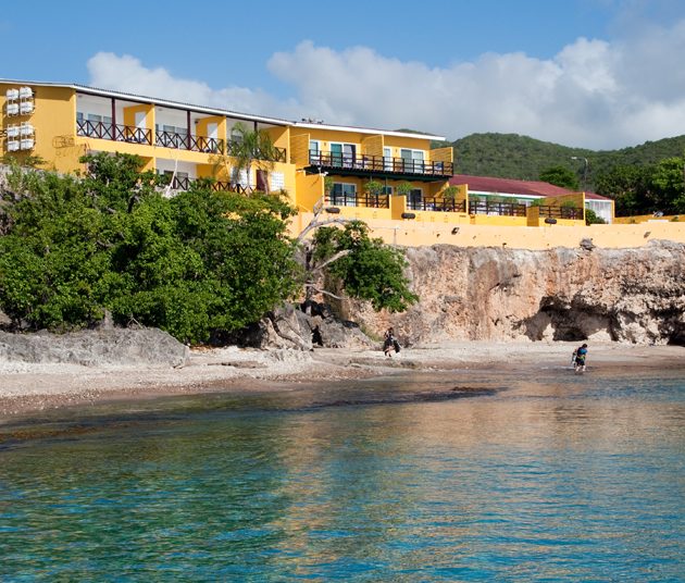 all west apartments curacao