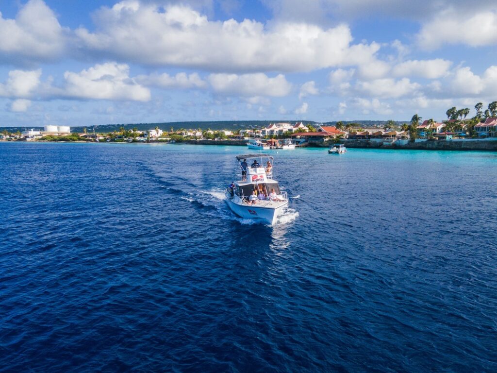 Boat Bonaire sea tauchen