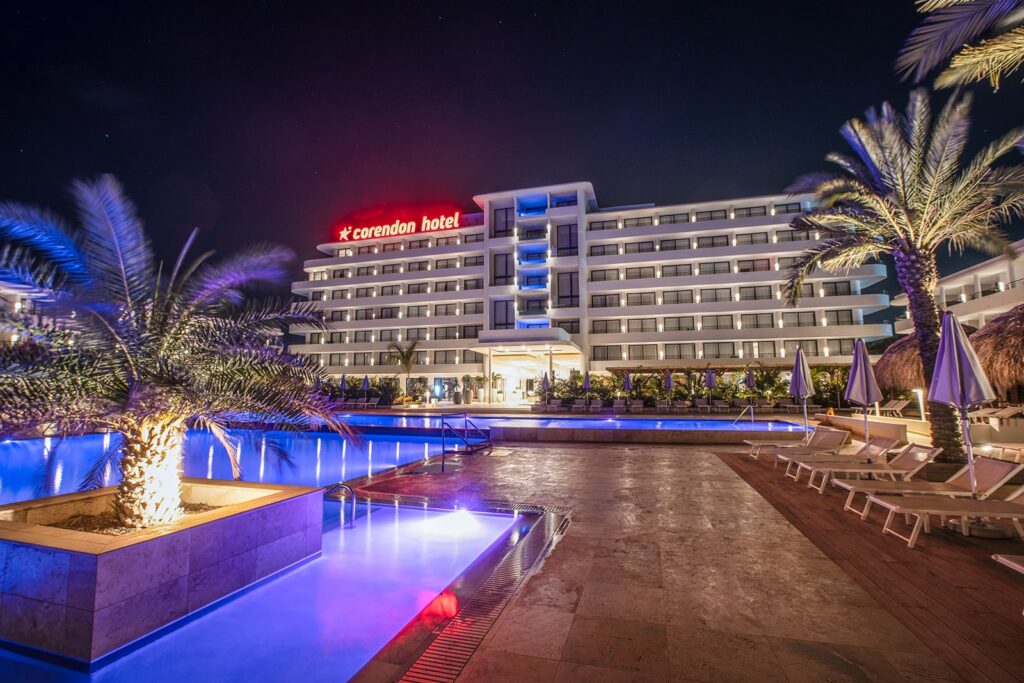 Corendon at night Curacao Urlaub