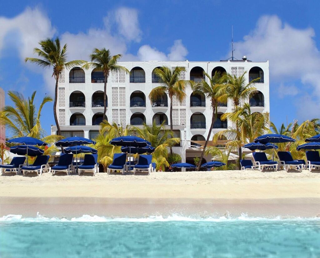 Holland House Beach Hotel Tauchurlaub Sint Maarten Strandurlaub Karibik
