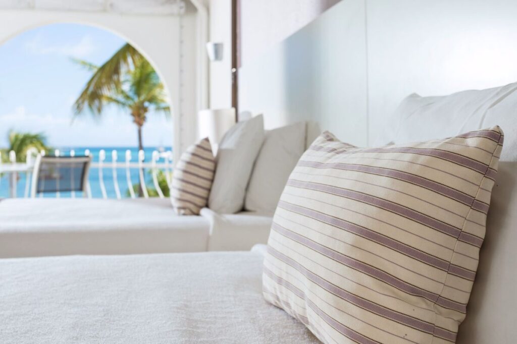 Holland House Beach Hotel Tauchurlaub Sint Maarten Strandurlaub Karibik