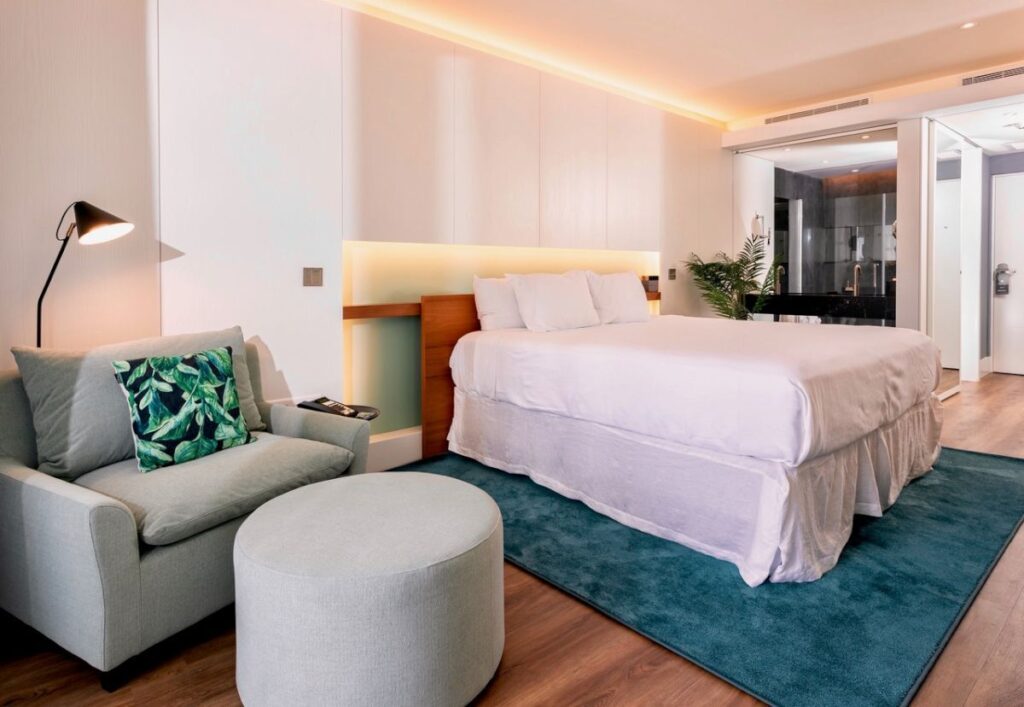 Holland House Beach Hotel Tauchurlaub Sint Maarten Strandurlaub Karibik