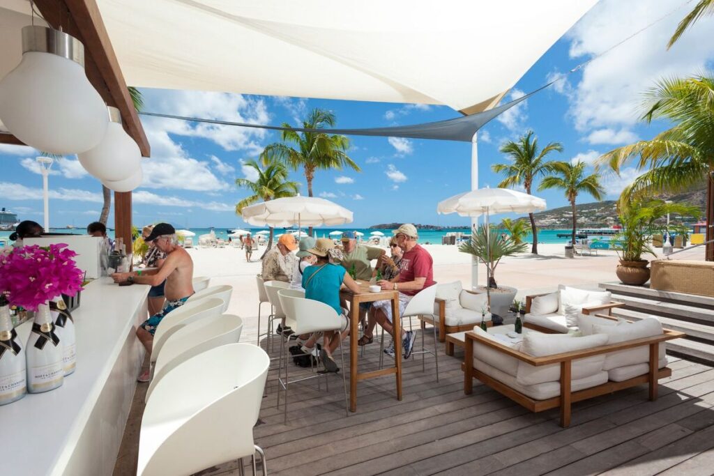 Holland House Beach Hotel Tauchurlaub Sint Maarten Strandurlaub Karibik