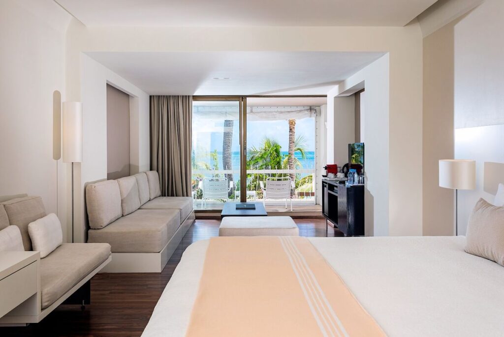 Holland House Beach Hotel Tauchurlaub Sint Maarten Strandurlaub Karibik