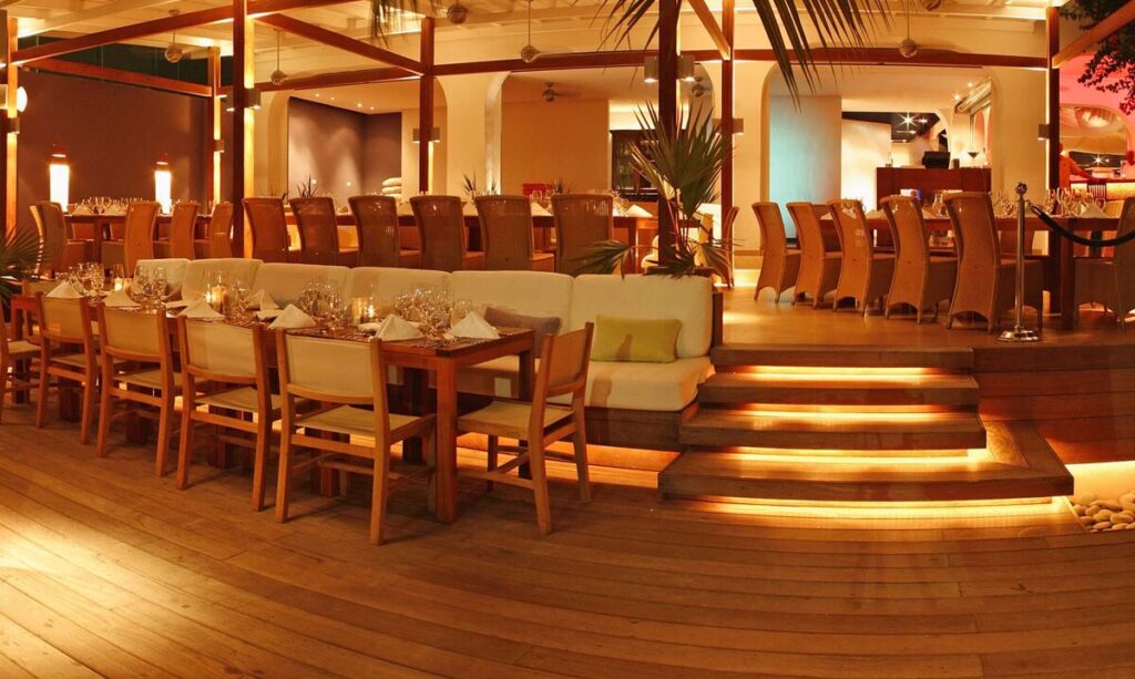 Holland House Beach Hotel Tauchurlaub Sint Maarten Strandurlaub Karibik