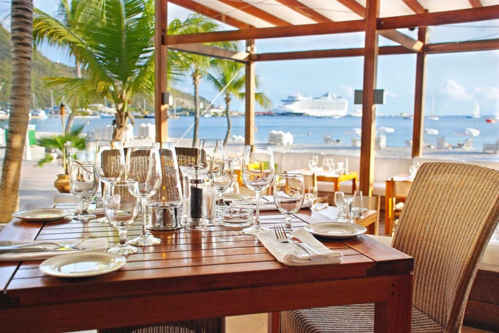 Holland House Beach Hotel Tauchurlaub Sint Maarten Strandurlaub Karibik