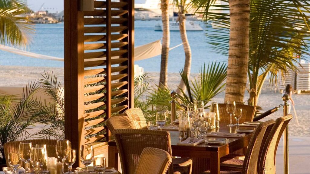 Holland House Beach Hotel Tauchurlaub Sint Maarten Strandurlaub Karibik