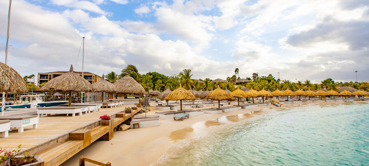 Eure Reise beginnt: Willkommen am Mambo Beach auf Curacao